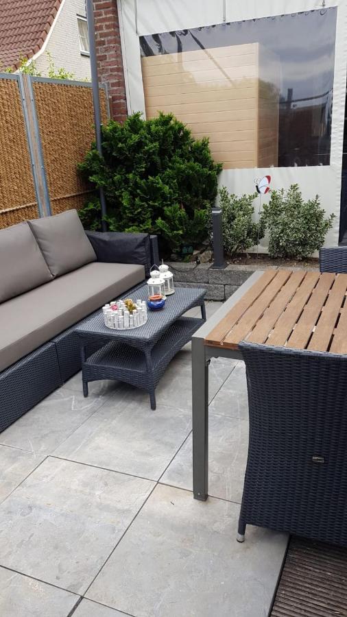 Het Gildehuis Met Sauna En Jacuzzi Stevensweert 外观 照片
