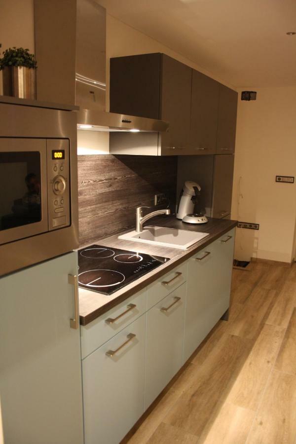 Het Gildehuis Met Sauna En Jacuzzi Stevensweert 外观 照片