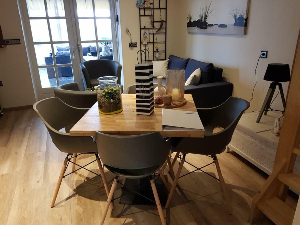Het Gildehuis Met Sauna En Jacuzzi Stevensweert 外观 照片