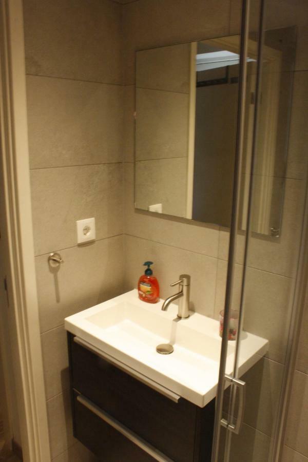 Het Gildehuis Met Sauna En Jacuzzi Stevensweert 外观 照片